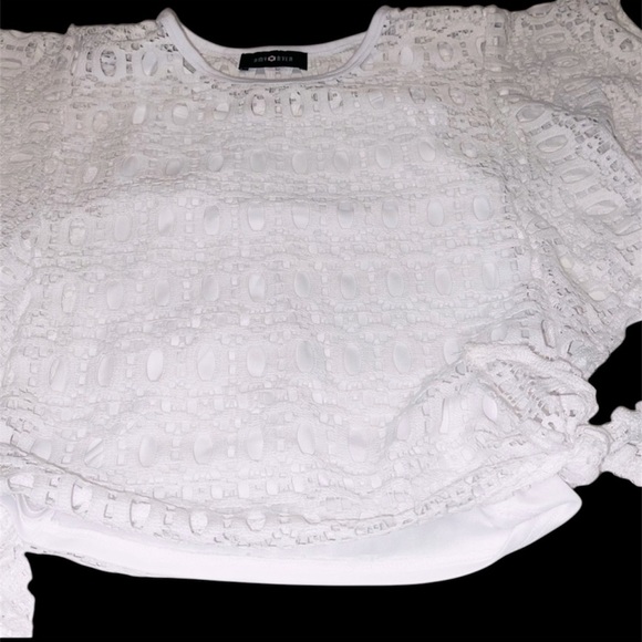 AMY BYER GIRLS BLOUSE WHITE SHORT SLEEVES EMBROIDERED LINED TIED TO SIDE SIZE 6 - Picture 6 of 8